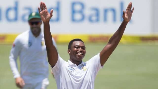  જોકે આ મામલે હજુ સુધી સીએસકે તરફથી કોઈ સત્તાવાર જાહેરાતા કરવામાં આવી નથી કે તે કેટલા મેચ માટે ટીમમાંથી બહાર રહેશે. એન્ગિડીને તેની બેસ પ્રાઈઝ 50 લાખ રૂપિયામાં ટીમે ખરીદ્યો હતો. ભારત વિરૂદ્ધ ટેસ્ટ સીરીઝમાં શાનદાર પ્રદર્શનના ઈનામમાં તેને અહીં તક મળી હતી. 