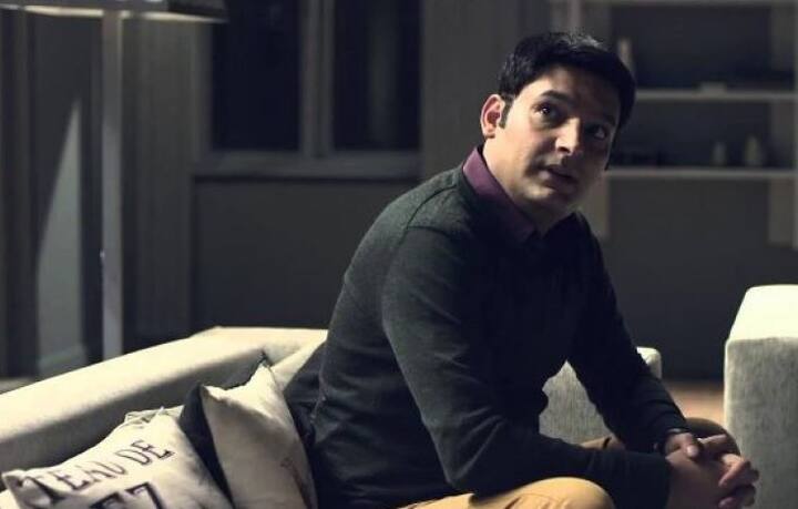 નોંધનીય છે કે, કપિલ આજકાલ ખુબ તનાવમાંથી પસાર થઇ રહ્યાં છે અને તે પોતાના કામથી ખુશ નથી. ખાસ કરીને પોતાના નવા શૉ 'ફેમિલી ટાઇમ વિથ કપિલ શર્મા'થી. રિપોર્ટ અનુસાર, કપિલ શર્મા મોટાભાગની પોતાના શૂટની ડેટ પણ કેન્સલ કરી દે છે, જેના કારણે ચેનલને જુના એપિસૉડથી કામ ચલાવવું પડે છે.