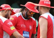 IPL 2018: બ્રાવોએ ગેલને બાંધી આપી શૂઝની લેસ, તસવીર થઈ વાયરલ