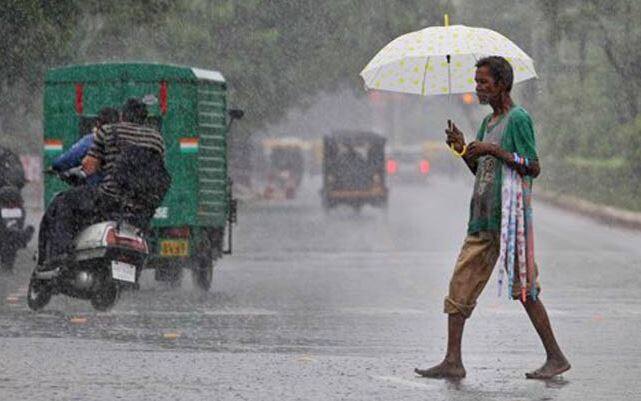 હવામાન વિભાગે જણાવ્યું કે અલ-નીનોનું જોખમ ઘટ્યું છે. ચોમાસાની પહેલાથી અલ-નીનોની સ્થિતિ ન્યુટ્રલ છે. ઉલ્લેખનીય છે કે હાલમાં જ વેધર વેબસાઇટ સ્કાયમેટ દ્વારા આ વર્ષમાં ચોમાસુ સારું રહેવાની આગાહી કરી હતી. તેણે કહ્યું હતું કે ચોમાસાની સીઝનાં 96 ટકાથી 104 ટકા વરસાદ પડી શકે છે.