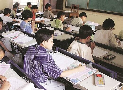 સુરત: સુરત ઝોનની ફી નિયમન સમિતિએ પ્રોવિઝનલ ફી જાહેર કરી છે. સુરતની 25 સ્કૂલ સાથે દક્ષિણ ગુજરાતના સાત જિલ્લાની કુલ 58 સ્કૂલની પ્રોવિઝનલ ફી જાહેર કરવામાં આવી છે.