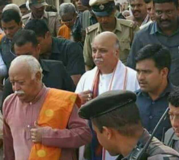 તોગડિયાએ કહ્યું કે, પ્રવીણ તોગડિયાનું મસ્તક કપાશે હિન્દુ સાથે ગદ્દારી નહી કરે, હું કરોડો હિન્દુઓની ઈચ્છાનો સેવક બન્યો છું, અમારી માંગ છે સંસદમાં કાયદો બને રામજન્મભૂમિ મંદિરનું કાયદો બને, ગૌ હત્યાનો, સમાન નાગરિક બિલનો પણ સમાવેશ કરવામાં આવે.