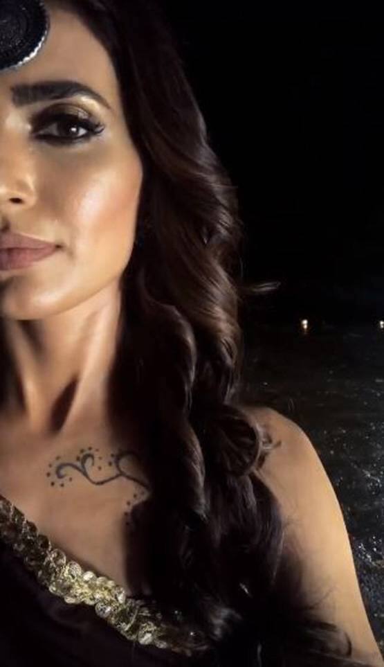 કરિશ્મા તન્નાએ આ શોના પ્રોમો શૂટિંગનો વીડિયો અને તસવીરો ફેન સાથે શેર કરી છે. તેણે શૂટિંગ લોકેશન્સની અનેક તસવીરો પણ પોસ્ટ કરી છે. 