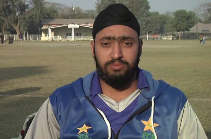 પાકિસ્તાન ક્રિકેટ ટીમમાં હિન્દુ ક્રિકેટર દાનિશ કનેરિયા પણ રમી ચુક્યો છે. સ્પિનર દાનિશ પર ઇંગ્લેન્ડ કાઉન્ટી ક્રિકેટમાં મેચ ફિક્સિંગના આરોપો સાબિત થયા બાદ આજીવન પ્રતિબંધ મૂકી દેવામાં આવ્યો હતો