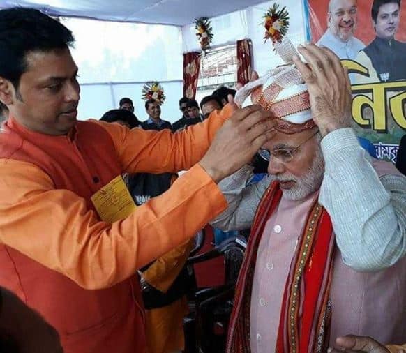 તેમણે એમ પણ કહ્યું કે, ભારતને ડિજિટલની દિશામાં આગળ વધારવાનું કામ મોદીએ કર્યું. મોદીએ ફેસબુક, વોટ્સએપ અને ટ્વિટરને લોકો વચ્ચે પ્રચલિત કર્યું. એટલે સુધી કે હવે વિવિધ રાજ્યોના મુખ્યમંત્રીઓ પણ સોશિયલ મીડિયા પ્લેટફોર્મ્સનો ઉપયોગ કરી રહ્યા છે.
