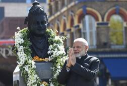 લંડનઃ PM મોદીએ પ્રિન્સ ચાર્લ્સ સાથે કરી મુલાકાત, લિંગાયત ગુરુ બાસવેશ્વરાને આપી શ્રદ્ધાંજલિ