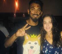 પંજાબના આ ખેલાડીએ પ્રીતિ ઝિંન્ટા સાથે મનાવ્યો બર્થડે, શર્ટ ઉતારીને કાપી કેપ, જુઓ તસવીરો