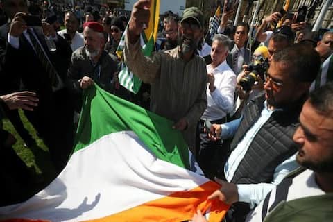 PM મોદી વિરુદ્ધ પ્રદર્શન દરમિયાન તિરંગો ફાડતા લોકો બન્યા ઉગ્ર, બ્રિટને માંગી માફી