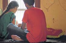 અમદાવાદઃ પરીણિતાને નાની ઉંમરના છોકરા સાથે બંધાયા સંબંધ, છોકરાએ બંનેનો કિસ કરતો ફોટો પાડીને કરી સેક્સની માગણી ને......