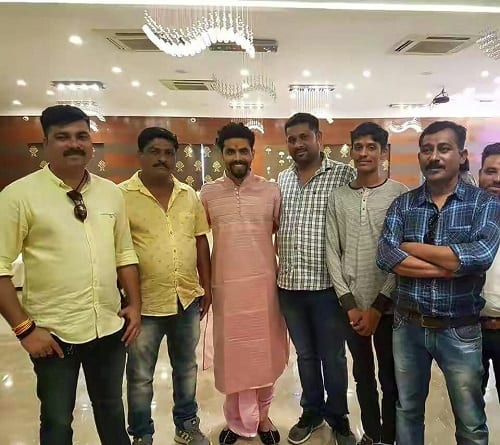 રવિન્દ્ર જાડેજાનું વતન જામનગર છે અને જામનગરમાં જ તેમણે ક્રિકેટ શીખવાની શરૂઆત કરી હતી. જામનગરે રણજીતસિંહ, વીનું માંકડ, સલીમ દુરાની અને અજય જાડેજા જેવા ક્રિકેટર્સ દેશને આપ્યા છે. 