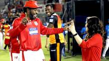 IPL: મેચ જીત્યા બાદ ક્રિસ ગેલે પ્રિતી ઝીંટા સાથે કર્યો ડાન્સ અને લીધી સેલ્ફી, જુઓ તસવીરો