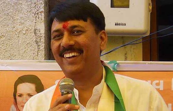 ગાંધીનગરઃ કોંગ્રેસ પાર્ટીને રાજ્યમાં ફરીથી સક્રિય કરવા કોંગ્રેસ ગુજરાતના ટોચના નેતાઓ એક્ટિવ થઇ ગયા છે. નવા નિમાયેલા પ્રદેશ કોંગ્રેસ અધ્યક્ષ અમિત ચાવડાએ પાર્ટીના કહેવાતા મોટા માથાઓને સીધેસીધી ચીમકી આપી દીધી છે. તેમને દરેક કાર્યકર અને હોદ્દાદારોને કામ કરવા માટે અપીલ કરી છે.