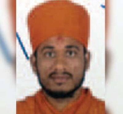 પંચાળા ગામમાં આવેલા સ્વામિનારાયણ મંદિરના ટ્રસ્ટી ઘનશ્યામચરણદાસજીએ જણાવ્યું હતું કે, મંદિરના પૂજારી સાધુ કેશવજીવનદાસજી સ્વામી (સાધુ બન્યા પહેલાનું નામ સુરેશ મનસુખભાઈ વઘાસીયા) ગત 9મી એપ્રિલે હરિદ્વાર જવાનું કહીને જબલપુર એક્સપ્રેસમાં બેસીને રવાના થયા હતા.