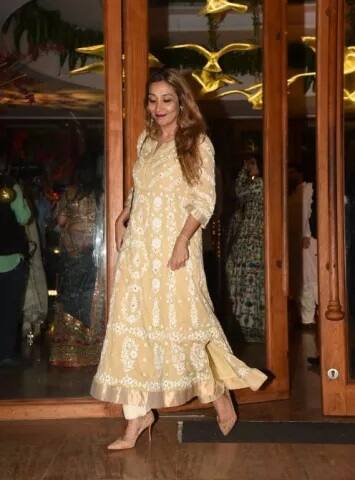 ડિઝાઈનર સંદીપ ખોસલાના નજીકના સંબંધીના લગ્નનું રિસેપ્શન રાખવામાં આવ્યું હતું. 