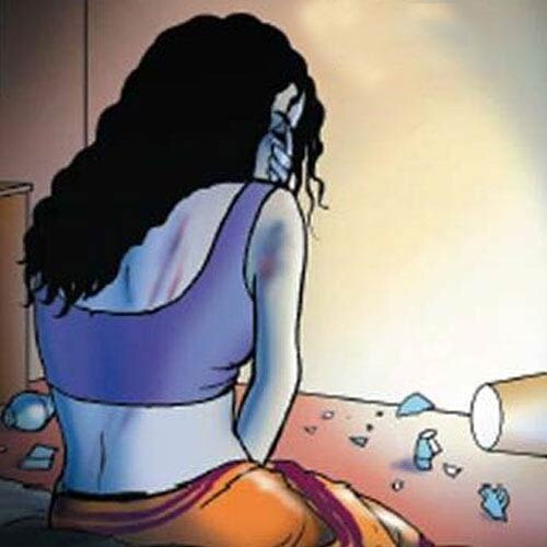 આ પછી બંને વચ્ચે સંબંધ આગળ વધ્યો હતો અને બંને પ્રેમમાં પડ્યા હતા. દરમિયાન જયસુખ પ્રિયાને રાજકોટના પ્રધ્યુમન પાર્ક પાસે તેના મિત્રની ઓરડીએ લઇ ગયો હતો. અહીં જયસુખે પ્રિયા સાથે બળજબરી કરી હતી. જયસુખે અહીં સતત છ દિવસ સુધી પરાણે શારીરિક સંબંધ બાંધ્યા હતા.