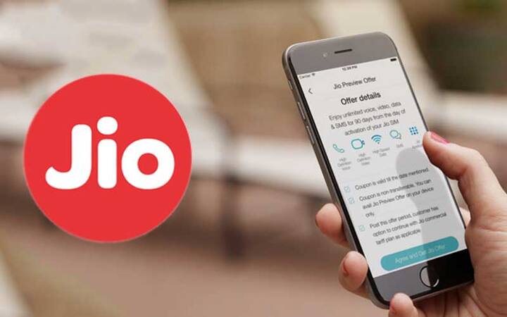  તેવી જ રીતે 6-7-8 અને 9મો ફ્રેન્ડ જિઓફોન ખરીદશે તો તમને મિત્ર દીઠ 4 દિવસની વેલેડિટીવાળું 8 જીબી ડેટા પેક મળશે. જો તમારો 10મો ફ્રેન્ડ પણ તમારા રેફરન્સથી જિઓફોન ખરીદશે તો તમને 12 દિવસની વેલિડિટીવાળું 24 જીબી બોનસ ડેટા પેક મળશે. આવી રીતે કુલ 112 જીબી ડેટા તમે ફ્રીમાં મેળવી શકો છો. 