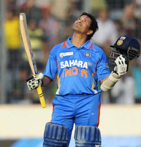 સચિને વનડેમાં 49 સદી ફટકારી છે. સચિને વનડે કરિયમાં ફટકારેલી સદીનો રેકોર્ડ તોડવો આજે વનડે ક્રિકેટ રમતા દરેક બેટ્સમેનનું સપનું હોય છે.
