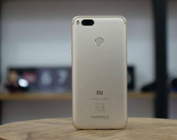 થોડા દિવસો પહેલા Mi 6Xના રિટેલ બોક્સની તસવીર સામે આવી હતી. આ રિટલે બોક્સ મુજબ સ્માર્ટફોનમાં AIવાળું સ્નેપડ્રેગન 660 પ્રોસેસર ચિપ હશે. Mi 6Xમાં કંપની 3.5mm ઓડિયો જેક હટાવી શકે છે.