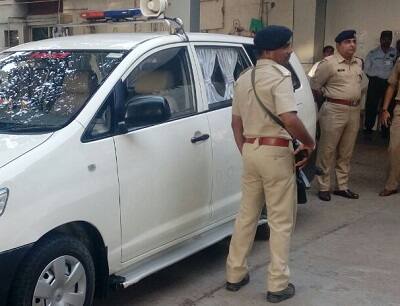 શૈલેષ ભટ્ટને ઉઠાવી લેવાની સૂચના પણ જગદીશ પટેલે અનંત પટેલને આપી હતી. જેથી અનંત પટેલ ગાંધીનગર આવ્યા હતા. બીટકોઈન અને ત્યારબાદ થયેલી પૈસાની લેતી-દેતી અંગે જગદીશ પટેલે કેતન પટેલ અને અનંત પટેલ સાથે ફોન ઉપર વાત કરી હતી.