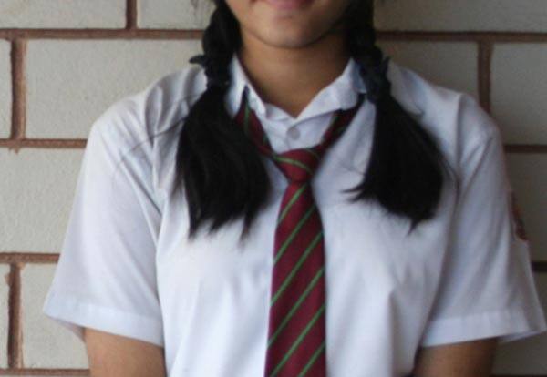 આ અંગેની મળતી વિગતો પ્રમાણે અંકલેશ્વર નગર પાર્થિમક શિક્ષણ સમિતિ સંચાલિત પ્રાથમિક શાળાની આઠમાં ધોરણની વિદ્યાર્થિની ચાર વિદ્યાર્થીઓ સાથે બપોરના સમયે શાળા પાસેના અવાવરું મકાનમાં બીભત્સ હરકતો કરી રહી હતી. 