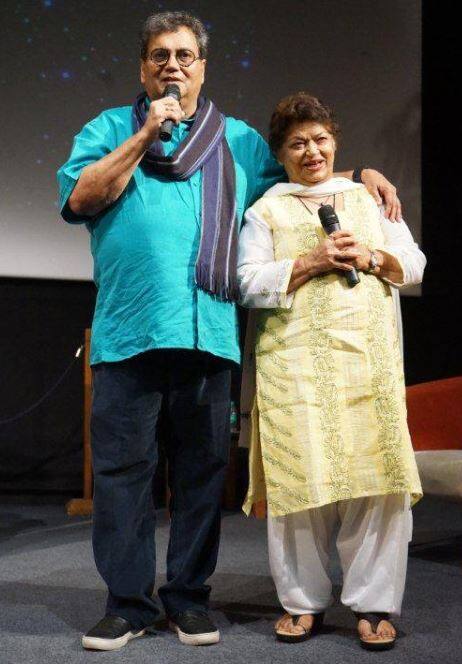 ફિલ્મ ડિરેક્ટર સુભાષ ઘાઈ સાથે સરોજ ખાન