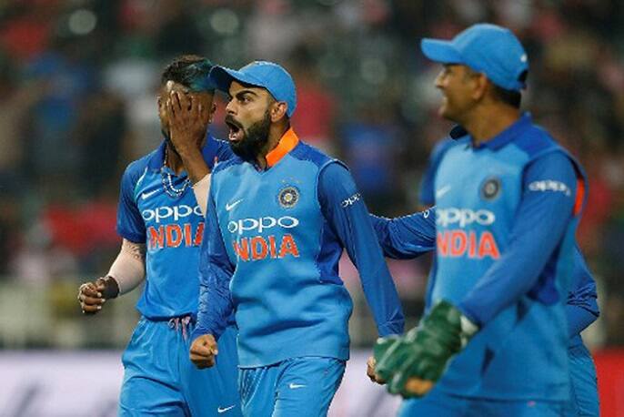  એ વાત પણ સ્પષ્ટ થઇ છે કે ભારત હજુ કોઈપણ ડે-નાઈટ ટેસ્ટ નહિ રમે. કારણકે આ મેચ વિશ્વ ટેસ્ટ ચેમ્પિયનશિપનો ભાગ નહિ હોય. અધિકારીએ જણાવ્યું કે,’આઈસીસી વિશ્વ ટેસ્ટ ચેમ્પિયનશિપના દરેક મેચ દિવસે અને લાલ બોલથી રમાશે. આવી સ્થિતિમાં ગુલાબી બોલથી ટેસ્ટ મેચ રમવાનો કોઈ જ મતલબ નથી.’