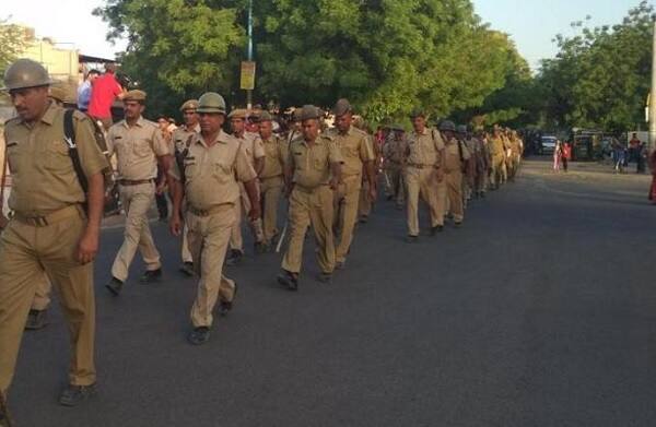 સપ્ટેબર 2012માં આરોપીઓ સામે આરોપનામું ઘડાતા કાનૂની કાર્યવાહી શરૂ થઇ હતી. પ્રફુલ વાઘેલાએ લોકલ પોલીસે યોગ્ય તપાસ કરી ન હોવાથી સીબીઆઇ તપાસની માંગ કરતી અરજી કરી હતી. જે અરજી ચીફ મેટ્રો કોર્ટે 5 ઓગસ્ટ 2014ના રોજ નામંજૂર કરી હતી.