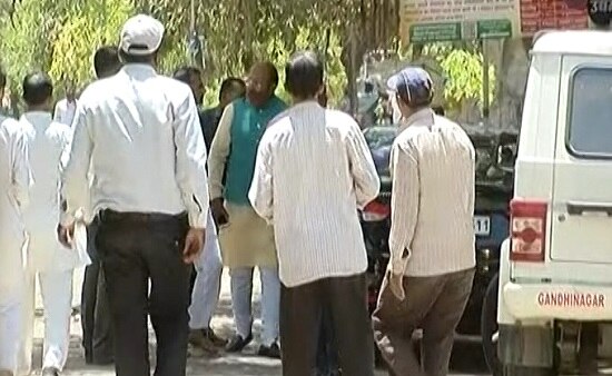 ડીજી વણઝારાએ કહ્યું હતું કે, આસારામ વિરુદ્ધ જે ફરિયાદ દાખલ કરવામાં આવી છે તે એફઆઈઆરમાં મને ખરાબ ઈરાદાથી જોવામાં આવી છે. કોઈ પણ કોર્ટનો નિર્ણય આખરી હોતો નથી અને દેશમાં ઉપરી કોર્ટ પણ છે. મારો અને આસારામ બાપુનો સંબંધ ગુરુ અને શિષ્યનો છે. આ પ્રકારનો કેસ આસારામ બાપુને બદનામ કરવા માટે કરવામાં આવ્યો છે. 