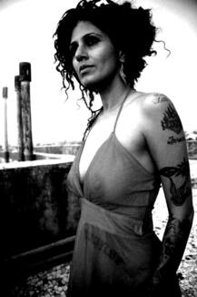 ધોનીની આ હેરસ્ટાઇલિસ્ટ પર 24 વર્ષની ઉંમરે થયો હતો ગેંગરેપ, જાણો વિગત