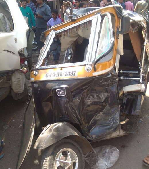 ઉપરાંત રાણીંગપર ગામના રસિલાબેન બાબુભાઇ ચોપાણી (ઉ.28) અને પીપળીયા છોળા ગામના એકતા ગોરધનભાઇ પરમારનું ઘટનાસ્થળે જ કમકમાટીભર્યું મોત નીપજ્યું હતું. જ્યારે એક યુવતી મૈત્રી અશ્વિનભાઇ જોશી (ઉ.26) નું રાજકોટ સિવિલ હોસ્પિટલ ખાતે મોત થયું હતું.