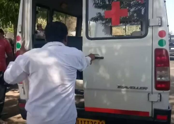 આ ઘટનાના પગલે બિલખા પોલીસ સ્ટેશનનાં પીએસઆઇ કે.કે.ઓડેદરા અને સ્ટાફ માંડણપરાનાં પાટીયા નજીક આવેલા હનુમાન મંદિરે પહોંચી ગયા હતા અને તપાસ હાથ ધરી હતી. તેમજ મહંતનો મૃતદેહ પોસ્ટમોર્ટમ માટે હોસ્પિટલમાં મોકલી દીધો હતો. જો કે મહંતની હત્યા કોણે અને કયાં કારણોસર કરી તેની તપાસ પોલીસે શરૂ કરી દીધી છે.