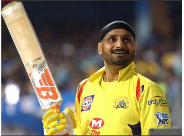  આ જુલાઈમાં હરભજન સિંહ 38 વર્ષનો થશે અને તેની અસર તેની ક્રિકેટ પર પણ જોવા મળી રહી છે. ભજ્જીએ ભારતીય ક્રિકેટ ટીમ, મુંબઈ ઇન્ડિયન્સ માટે ઘણું બધું કર્યું છે. ઇન્ડિયન પ્રીમિયર લીગ (આઈપીએલ) 2018 માટે ચેન્નઈ સુપર કિંગ્સે તેને ખરીદ્યો છે. અત્યાર સુધી પાંચ મેચોમાં તે માત્ર ત્રણ વિકેટ લઈ શક્યો છે, જેમાં તેનો ઇકોનોમી રેટ લગભગ 9 રન પ્રતિ ઓવર છે.