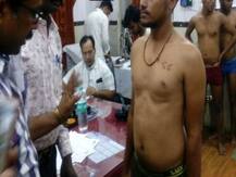 એમપીમાં કૉન્સ્ટેબલની ભરતીમાં ઓળખ માટે ઉમેદવારોની છાતી પર લખવામાં આવ્યું SC/ST