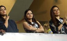 સાક્ષી ધોનીની સાથે જોવા મળતી આ બે ખૂબસૂરત યુવતીઓ ક્યા ક્રિકેટરોની છે પત્નિઓ ? જાણો વિગત