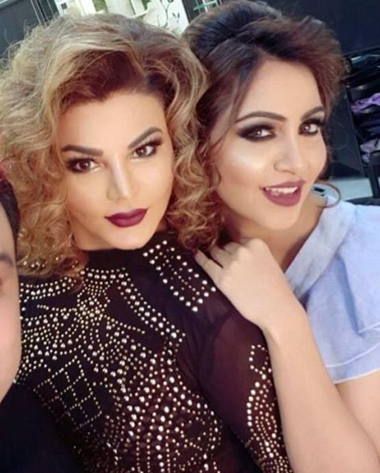 રાખી સાવંતે સરોજ ખાનના નિવેદનને સાચુ ગણાવતા કહ્યું ફિલ્મ ઈન્ડસ્ટ્રીમાં કોઈ રેપ નથી કરતું, બધું જ મરજીથી થાય છે.