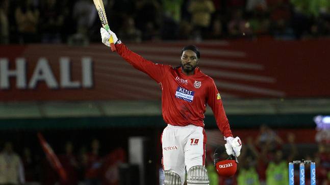 આઈપીએલનો અડધો પડાવ પૂર્ણ થયો છે ત્યારે ગેલે આરસીબી દ્વારા તેને રિટેન ન કરાયા અંગે પ્રતિક્રિયા આપી છે. ગેલે કહ્યું કે, આરસીબી દ્વારા મને રિટેન ન કરવો દુઃખદ હતું. મેં શાનદાર પ્રદર્શન કર્યું હતું. જેનો પુરાવો મારી ૨૧ સદી અને સૌથી વધુ છગ્ગાનો રેકોર્ડ છે.