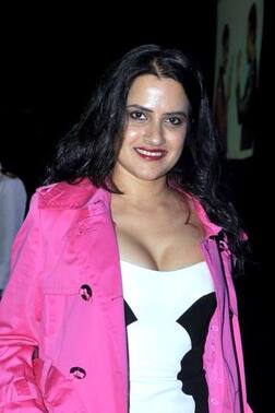 Actress Clash : સિંગર સોના મહાપાત્રાએ આ અભિનેત્રી પર કરી અભદ્ર ટિપ્પણી