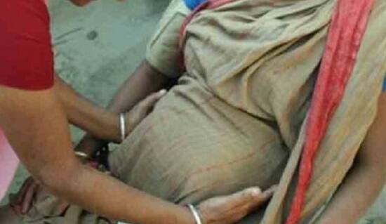 જોકે રાજકોટની હોસ્પિટલમાં સંજુદેવી ઉર્ફે કસ્તુરીએ બાળકને જન્મ આપ્યો છે. લીંબડી ડીવાયએસપી પ્રદિપસિંહ જાડેજા અને થાનગઢ પોલીસની તપાસ હેઠળ ખટોદરા પોલીસના ચોપડે રહેલી સંજુદેવી ઉર્ફે કસ્તુરીની ભાળ મળી આવી હતી. 