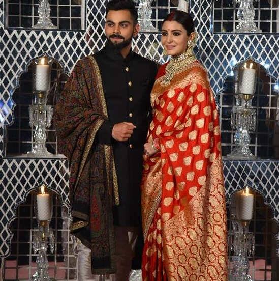 વિરાટ કોહલીઃ ક્રિકેટર વિરાટ કોહલી અને અનુષ્કા શર્મા આજે ભલે પતિ-પત્નિ હોય પરંતુ એક સમય એવો હતો કે તેમની સાથે સંકળાયેલી નાની વસ્તુ પણ હોટ ન્યૂઝ ગણાતી હતી. તેમના સંબંધમાં ઘણો ઉતાર-ચઢાવ પણ જોવા મળ્યો છે. એક વખત તો બંનેના બ્રેકઅપના પણ અહેવાલ આવ્યા છે. આજે આ કપલ હેપ્પી મેરિડ લાઇફ જીવી રહ્યું છે.