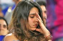 રોહિત શર્મા પહેલા બોલે જ ઝીરોમાં ઉડતાં આ ખૂબસૂરત યુવતીનો ચહેરો કેમ ઉતરી ગયો ?