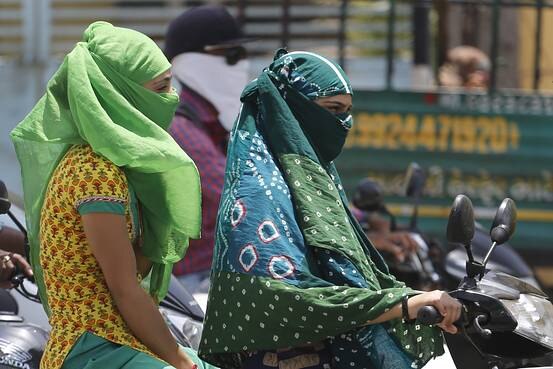 Maximum Temperature In Delhi Settles At 38.3 Degrees Celsius Eight Notches Above Normal 37 To Be On Monday Delhi's Maximum Temp Rises Eight Notches Above Normal To Settle At 38.3 Degrees