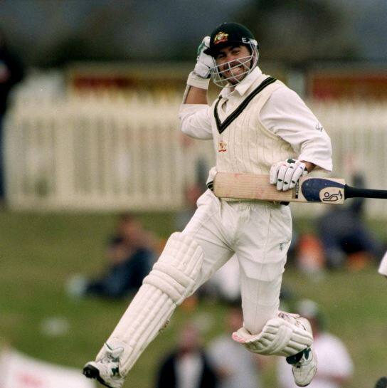 જસ્ટિન લેંગર ક્રિકેટ ઓસ્ટ્રેલિયા વતી 105 ટેસ્ટમાં 7696 રન બનાવી ચુક્યો છે. જેમાં 23 સદી પણ સામેલ છે. આ ઉપરાંત લેંગર આઠ વનડે પણ રમ્યો છે.