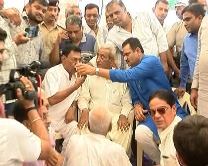 સરકારના પ્રતિનિધિ તરીકે જીતુ વાઘાણીએ ઉપવાસીઓ સાથે ચર્ચા કરી હતી. સરકારે વચન આપ્યું હતું કે, તેઓ કલેક્ટરને સાથે રાખીને ટૂંક સમયમાં જ કમિટિની રચના કરી ગ્રામજનોની માંગણીઓને પૂર્ણ કરશે. 