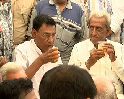 ભાજપ  હાર્દિક પટેલથી ડરી ગયું હોવાની ચર્ચા પણ ચાલી રહી છે. જેથી જીતુ વાઘાણીએ ઝડપથી કરમસદ પહોંચી આંદોલનકારીઓને મૌખિક વચન આપી આંદોલન સમેટ્યું હતું. વાઘાણીની સાથે સાંસદ દિલીપભાઈ પટેલ અને અન્ય ભાજપના આગેવાનો પણ પહોંચ્યા હતા.