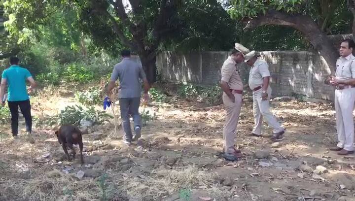 હત્યારા કલ્પેશની ધરપકડ કરી કતારગામ પોલીસે વધુ કાર્યવાહી હાથ ધરી છે. જોકે હત્યા કર્યા બાદ કલ્પેશ અને તેની પત્ની રેખા વતન દાહોદ જતા રહેવા ઘરેથી નીકળી ગયા હતા. તે દાહોદ તરફ રવાના થાય એ પૂર્વે જ બંનેને પૂણા-કુંભારિયા વિસ્તારમાંથી પોલીસે પકડી પાડ્યા હતા. 