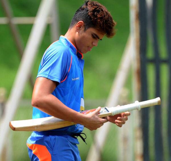 સંજય શર્માએ કહ્યું કે, 'અર્જૂન તેંદુલકર ધર્માશાળા સ્ટેડિયમમાં સખત મહેનત કરી રહ્યો છે. આ એક મહિનાનો કેમ્પ છે જે 20 મે સુધી ચાલશે. અર્જૂન તેંદુલકર અન્ય ખેલાડીઓની જેમ જ સ્ટેડિયમ કૉમ્પ્લેક્સમાં રોકાયો છે.'