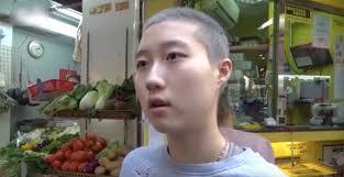 એટા કહે છે કે તે પોલીસ પાસે પણ ગઇ અને હોસ્પિટલમાં પણ ગઇ હતી. ખાવા-પીવાની ચીજવસ્તુઓ માટે ફ્રૂડ બેન્કોના ધક્કા પણ ખાધા હતા. પરંતુ કોઇએ તેની મદદ કરી નહીં. એટલે કે સુધી કે એલજીબીટી સમુદાયના લોકો પાસે પણ ગઇ હતી પરંતુ ત્યાંથી પણ તેને કોઇ મદદ મળી નહોતી.