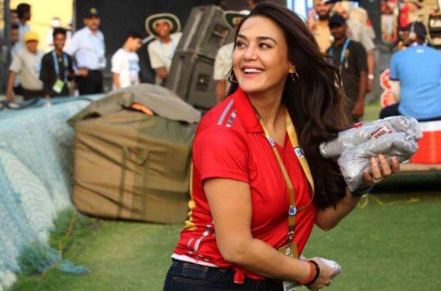  પ્રીતિ કહે છે કે, ‘જ્યારે હું ક્રિકેટમાં નવી નવી હતી ત્યારે મને બોલ જ દેખાતો નહોતો. હવે હું કહી શકું છું કે, કયો બોલ યોર્કર છે અને કયો ગુગલી. જીવનમાં શીખવું ઘણું જરૂરી છે.’