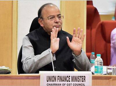 આ દરમિયાન નાણા મંત્રીએ જણાવ્યું કે જીએસટીના પ્રથમ વર્ષમાં જીએસટી કલેક્શન ખૂબ સારૂ રહ્યું. તેમણે જાણકારી આપી કે પરિષદના તમામ સદસ્યોએ જીએસટીના પ્રથમ વર્ષમાં થયેલા રેવન્યૂ કલેક્શનને લઈને ખૂશી વ્યક્ત કરી છે.