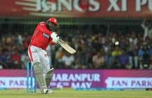 IPL 11: ગેઈલના શાનદાર શોટથી સ્ટેડિયમની બહાર જઈને પડ્યો બોલ